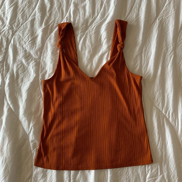 H&M Tops - Sexy burnt orange knot strapped ribbed tank top